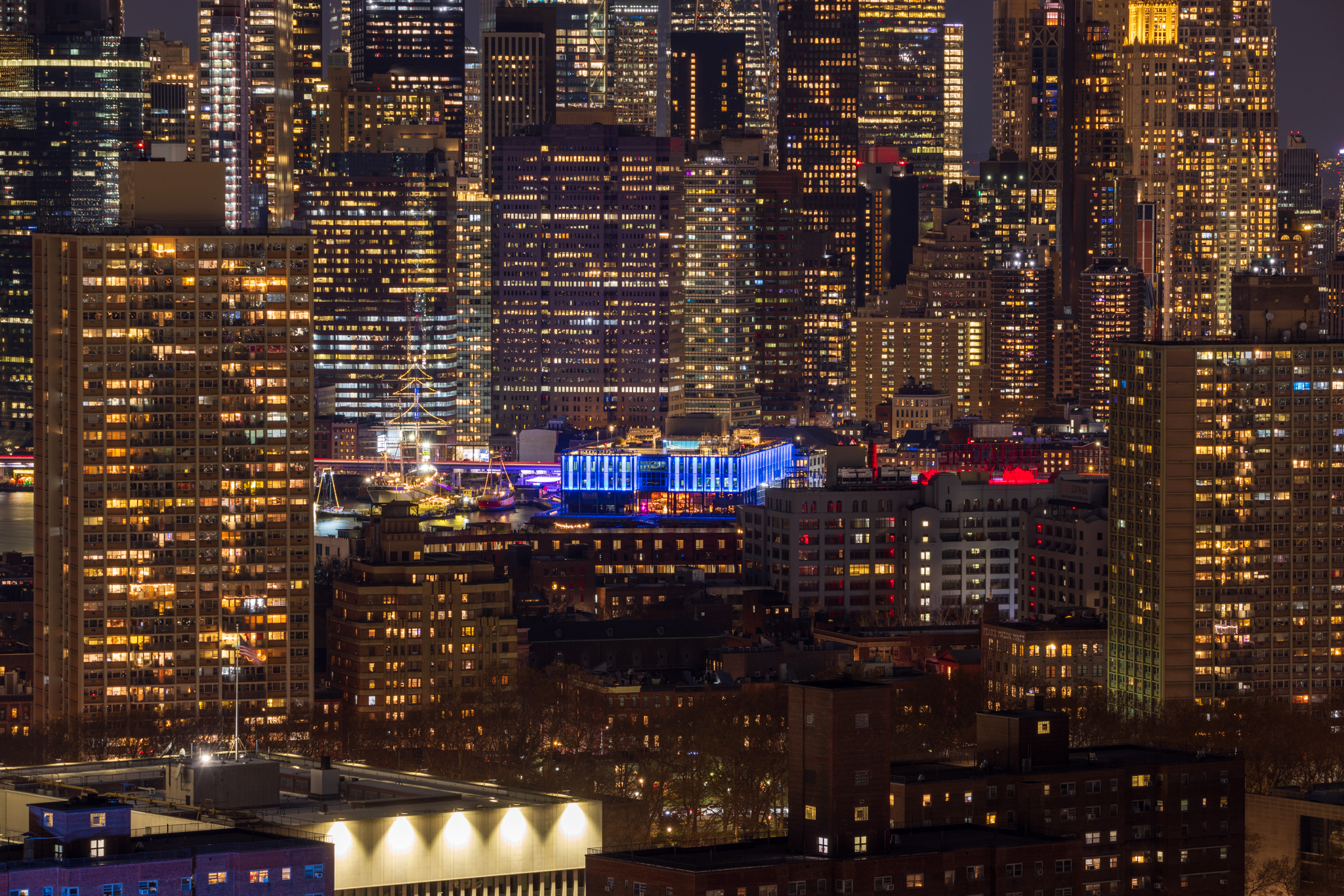 Manhattan's Pier 17 from Brooklyn photographed at 150mm